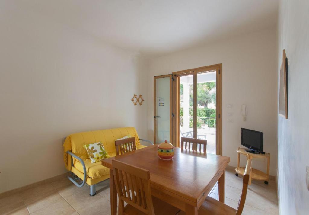 Blue Area Apartments - Fromhometosalento Torre dell'Orso Extérieur photo