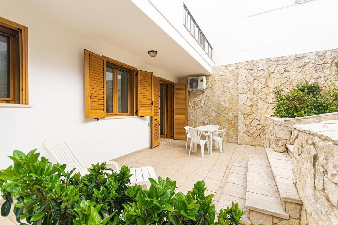 Blue Area Apartments - Fromhometosalento Torre dell'Orso Extérieur photo